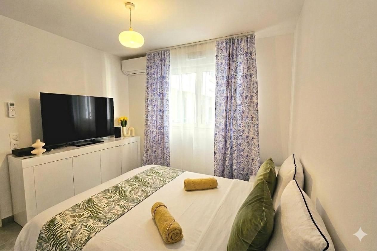 Center Nice, 10min Beach, Parking, Terrace, Direct Tram
