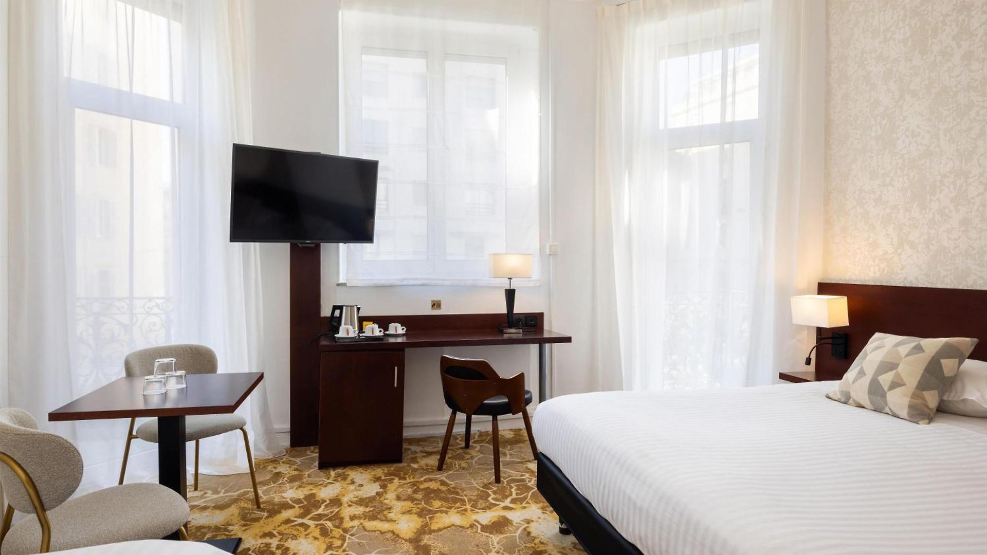 Western Brice Garden Hotel