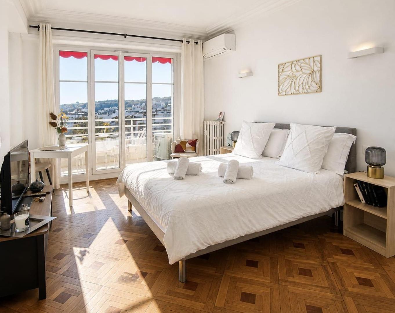 Appartement Renovated With Balcony & Side Sea View 25 Bis Promenade Des *