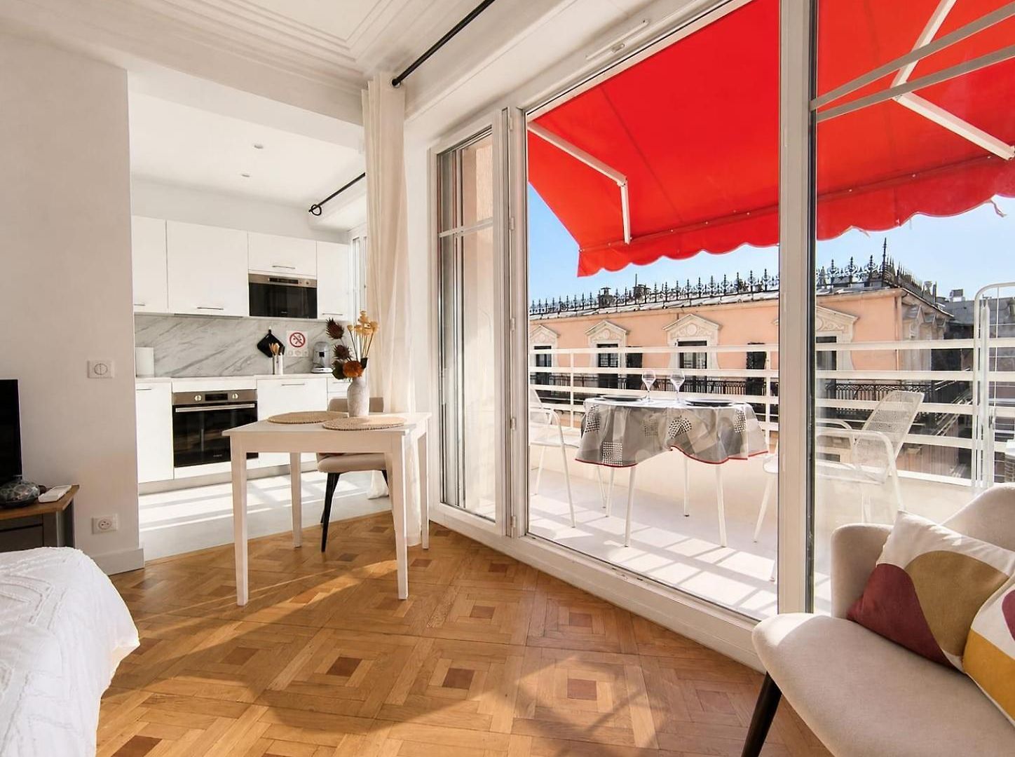 Renovated With Balcony & Side Sea View 25 Bis Promenade Des
