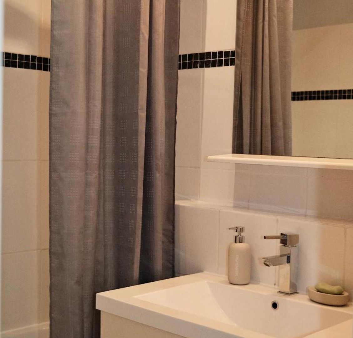 2 Pièces Avec Terrasse En Résidence Privée * Nice