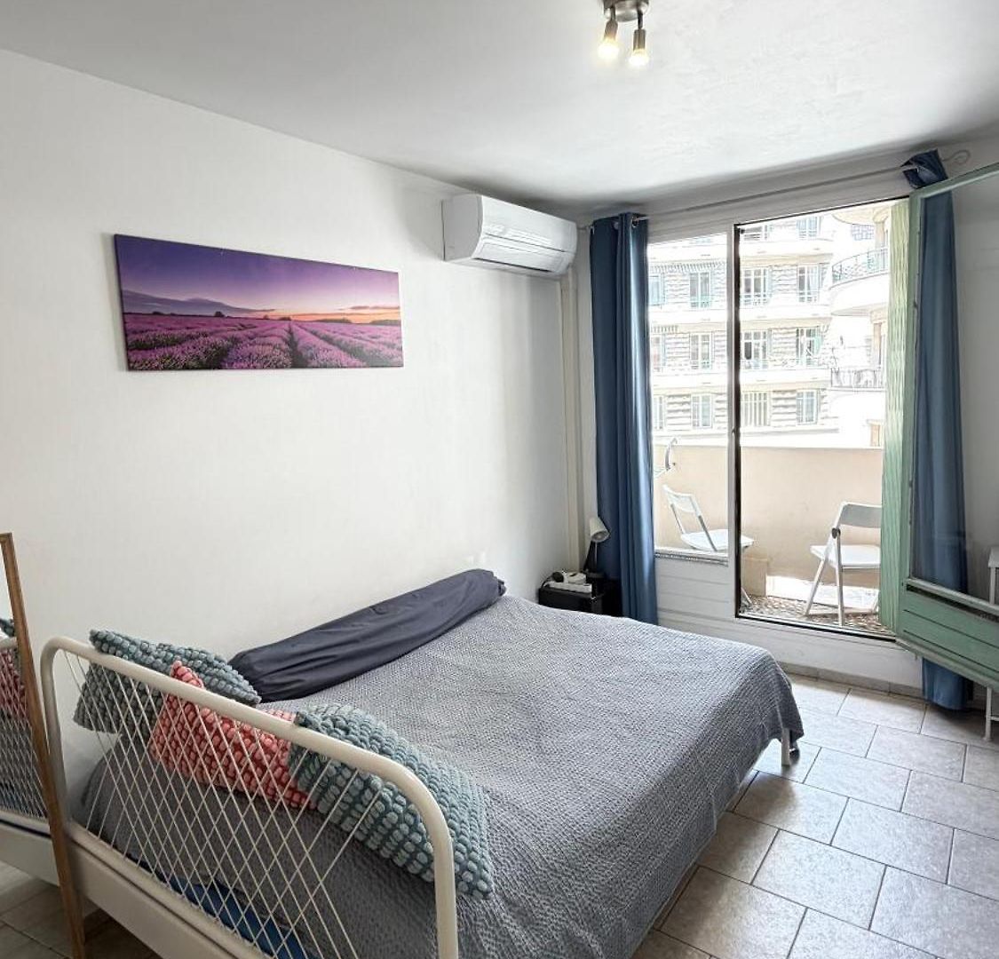 Small Apartment *