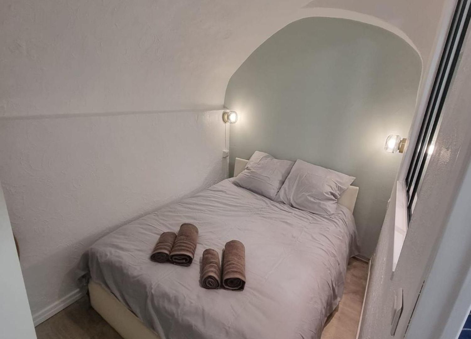 Petit Duplex, Vieux Nice, Proche A La Nice