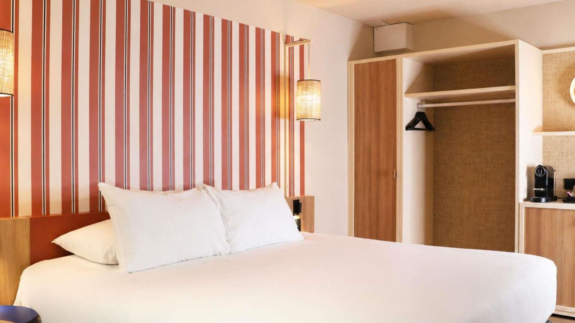 Mercure Promenade Des 4*