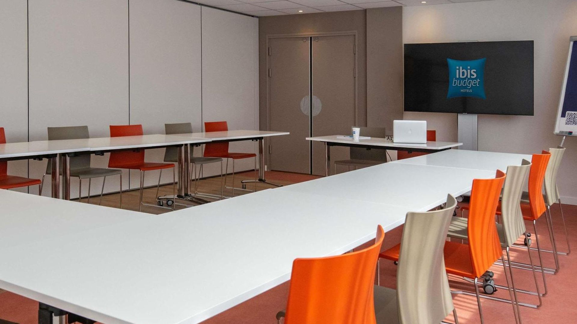 Ibis Budget Californie Lenval Hotel 2*