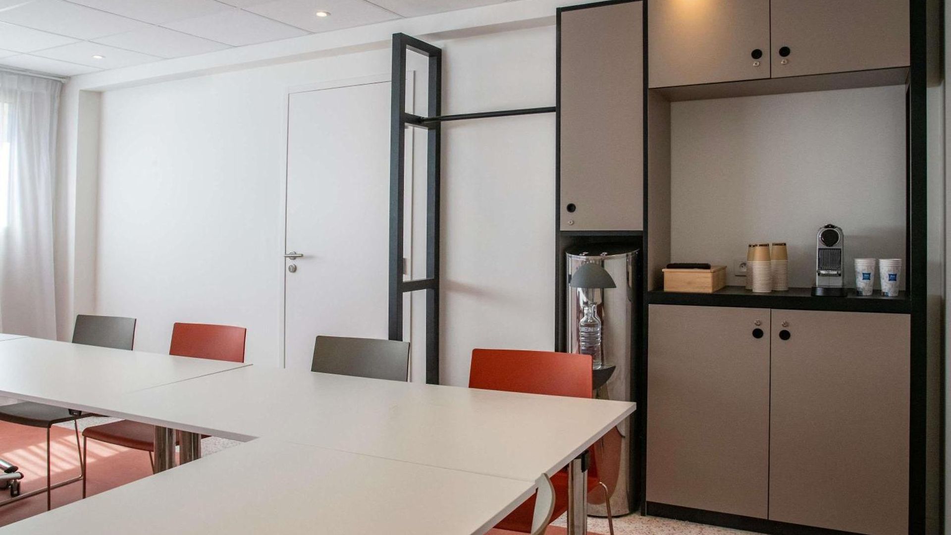 Ibis Budget Californie Lenval 2*
