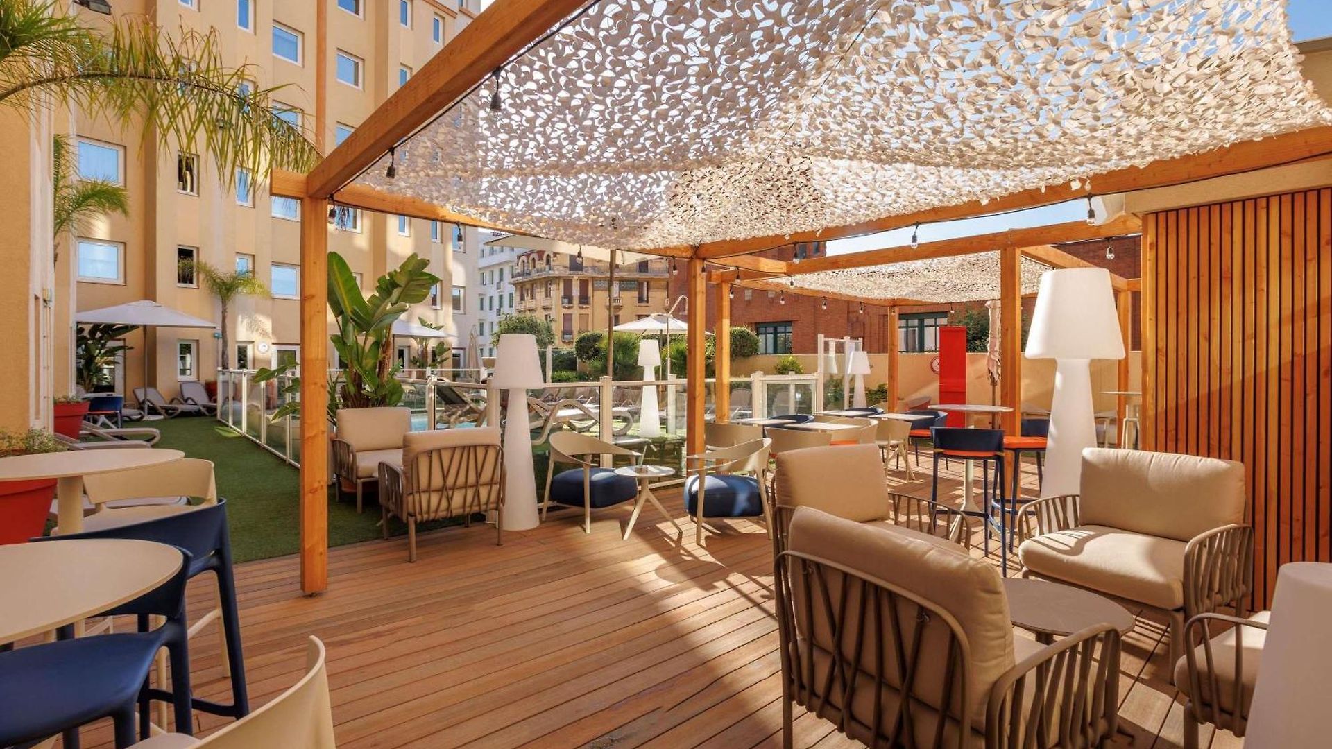 Ibis Centre Gare Hotel 3*