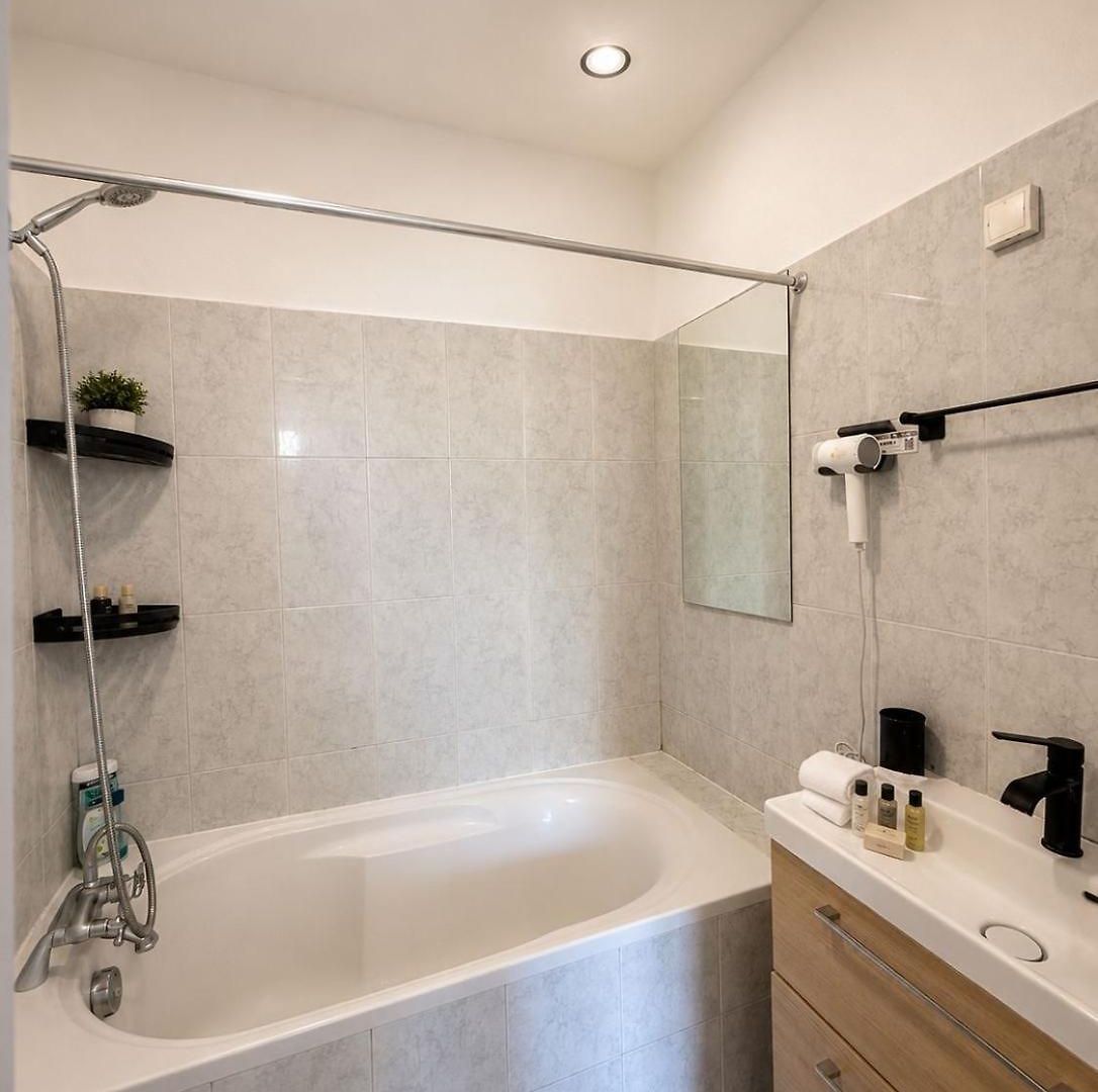 Charming 3 Bedrooms Seaside 2 Bedrooms Available Before 20 *