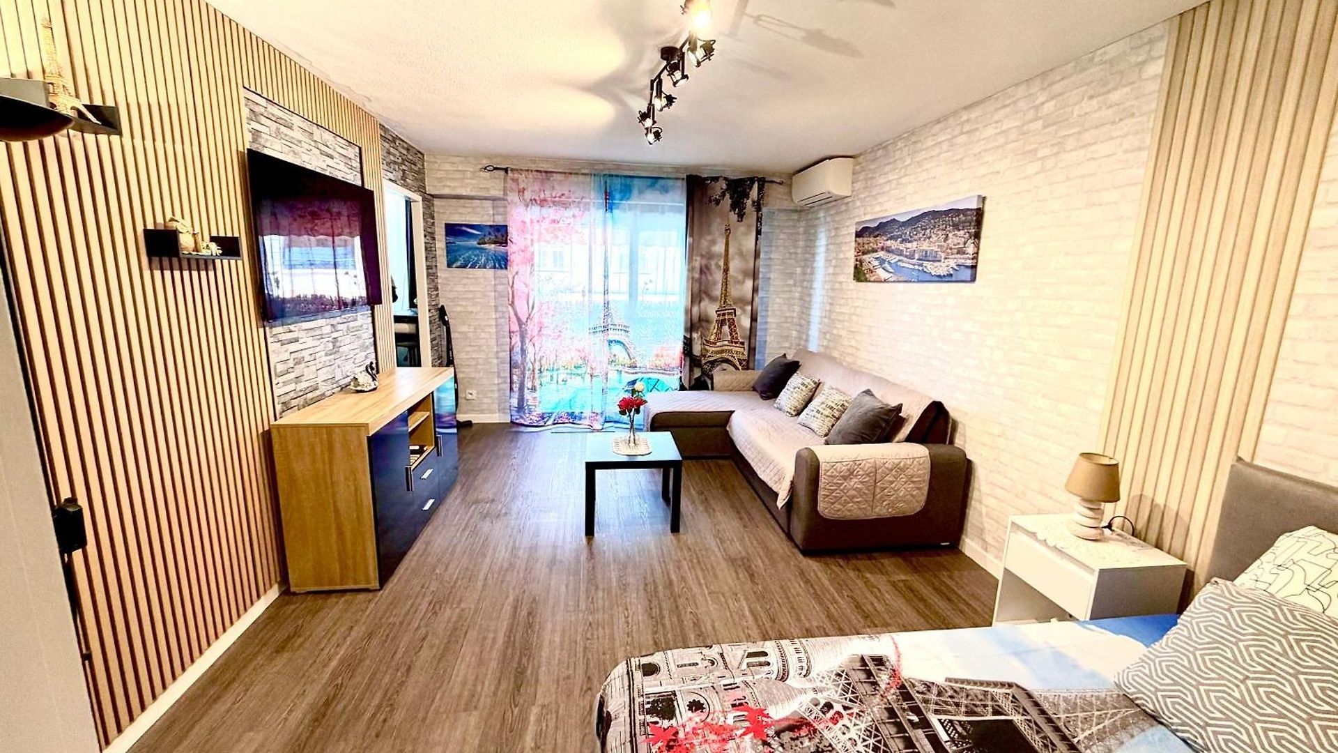 Apartment Center Side Free Paddle Beautiful Terrace