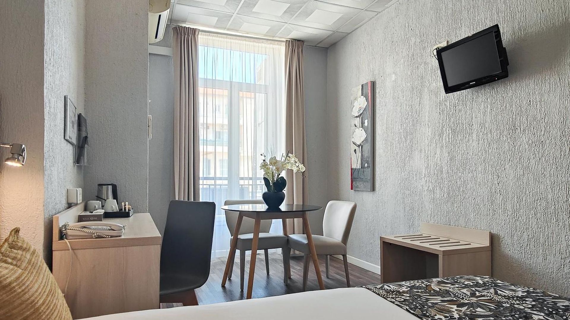 Helvétique Hotel 3*