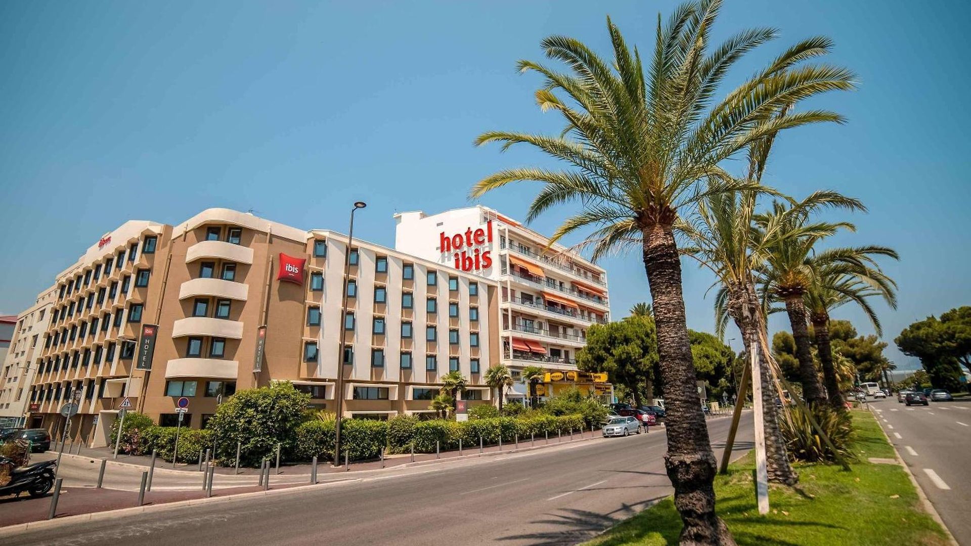 Ibis Aéroport Promenade Des Hotel