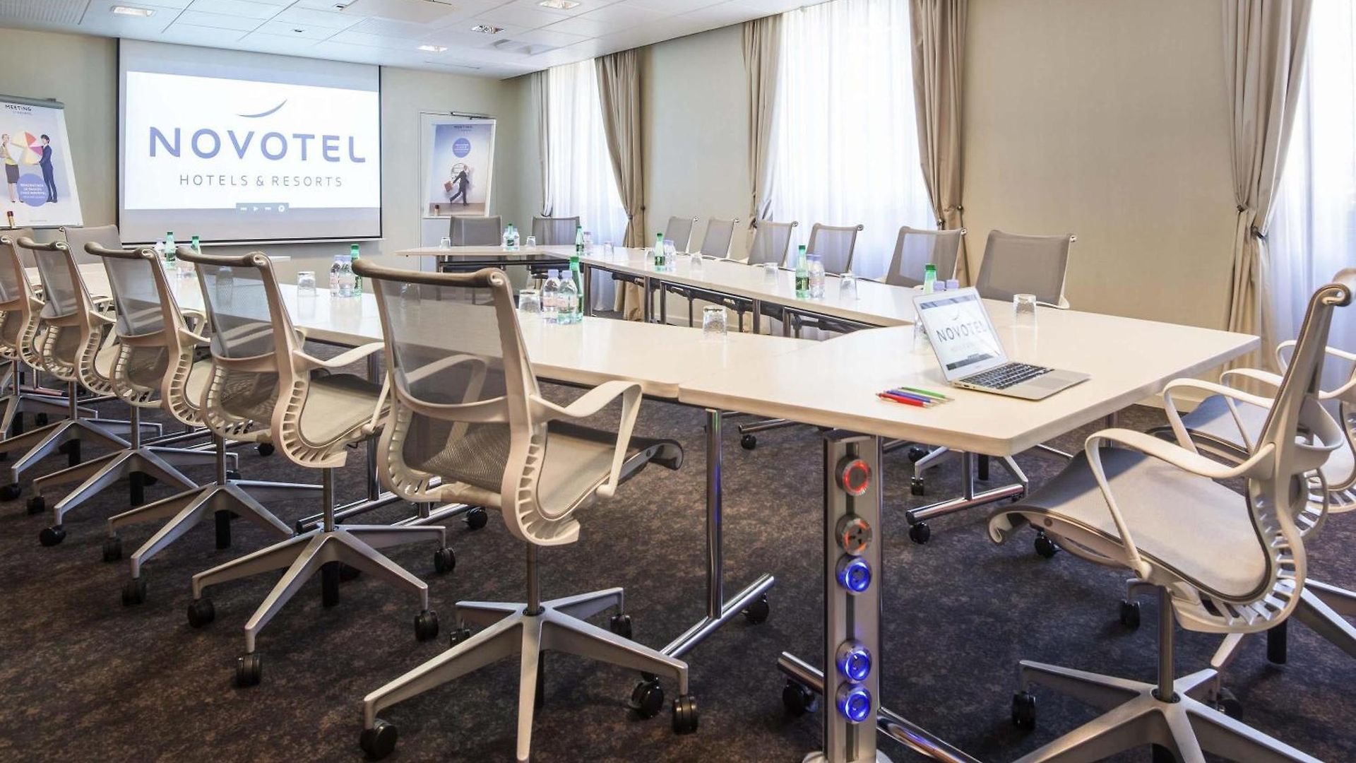 Novotel Centre Vieux Hotel 4*