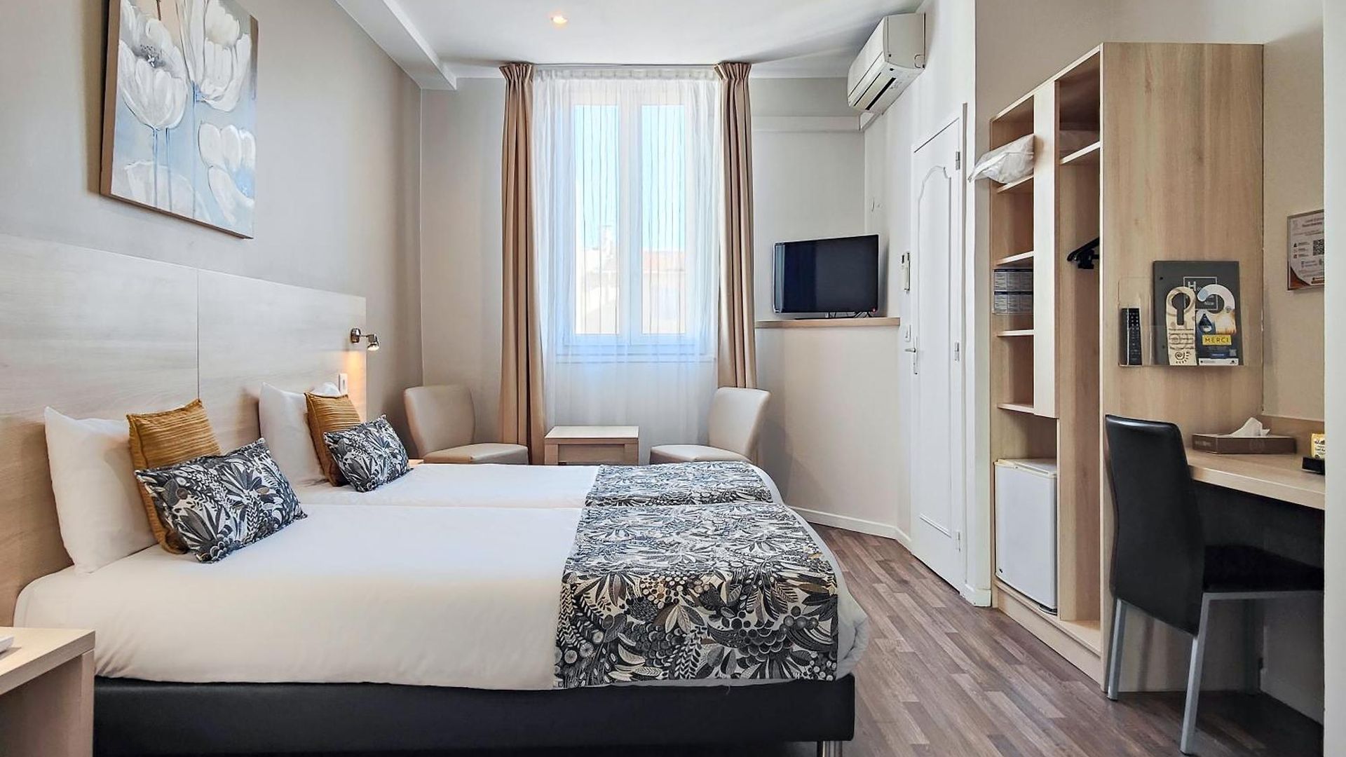 Helvétique Hotel 3*