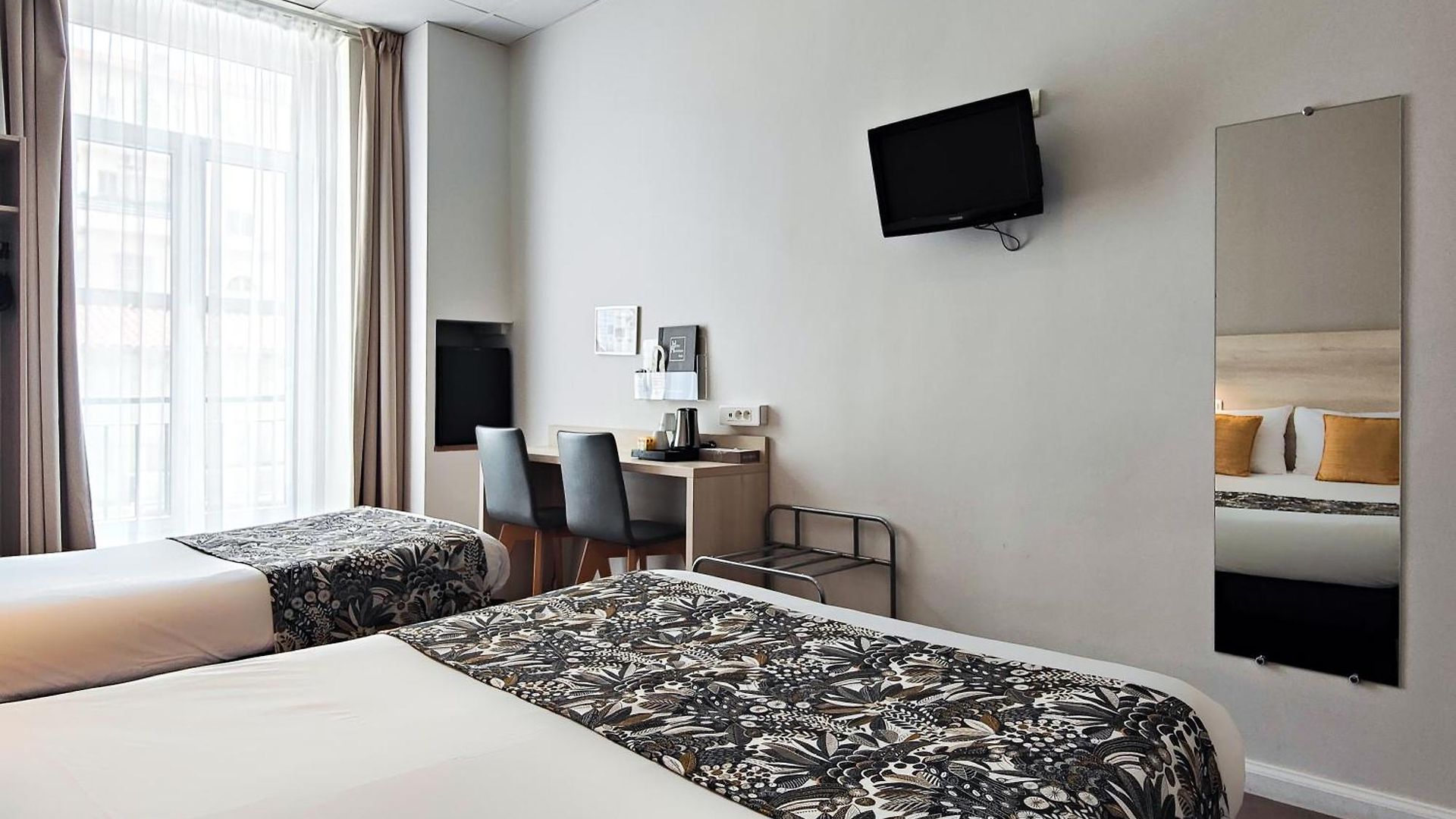 Helvétique Hotel
