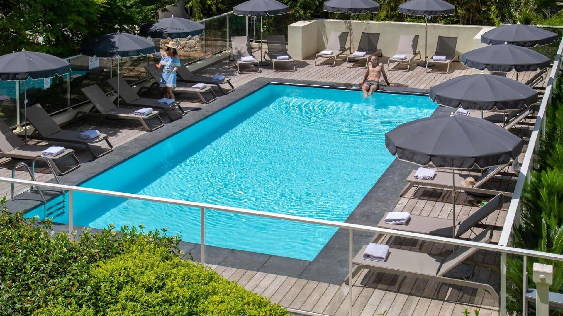 Novotel Airport Hotel 4*