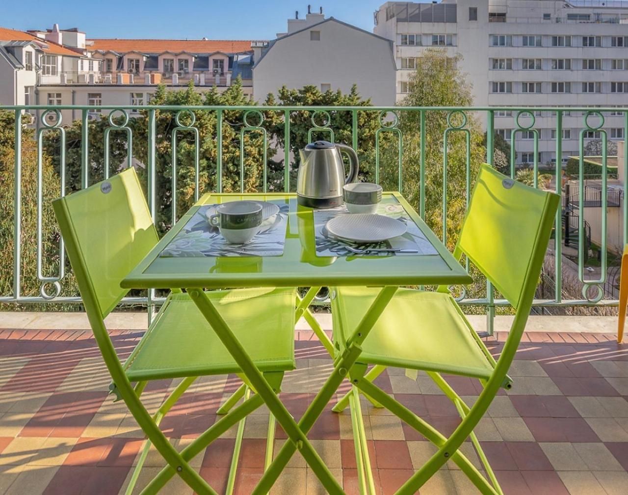 Centre, Deux Pièces, Calme, Terrasse Plein Sud Appartement