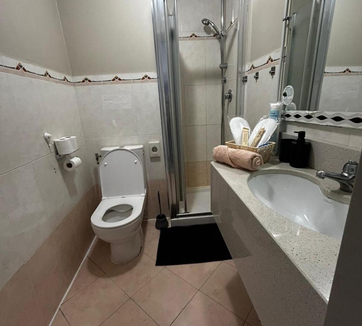 Lovely Air Conditonned Center *