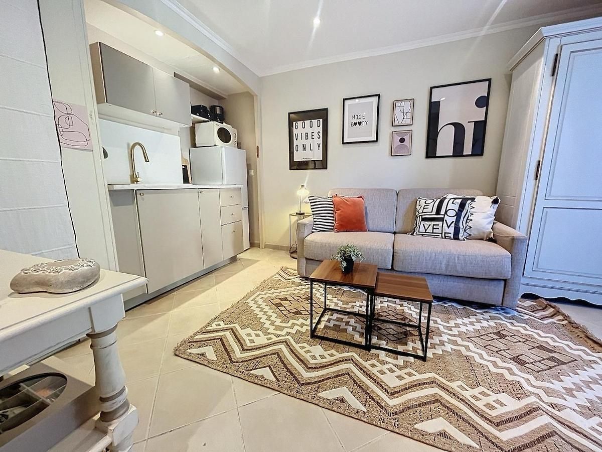 Cosy Avec Jardin Privatif - Carabacel, Apartment Nice