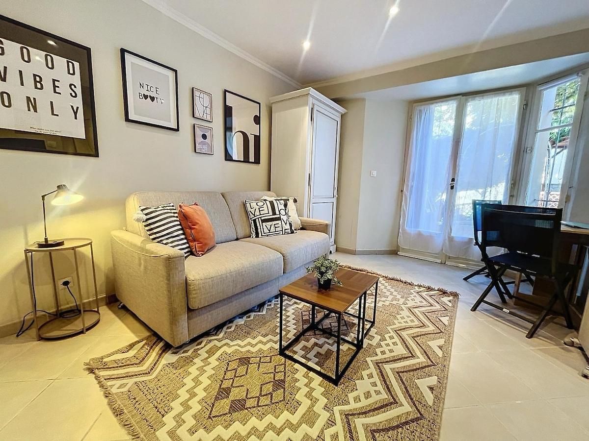 Cosy Avec Jardin Privatif - Carabacel,