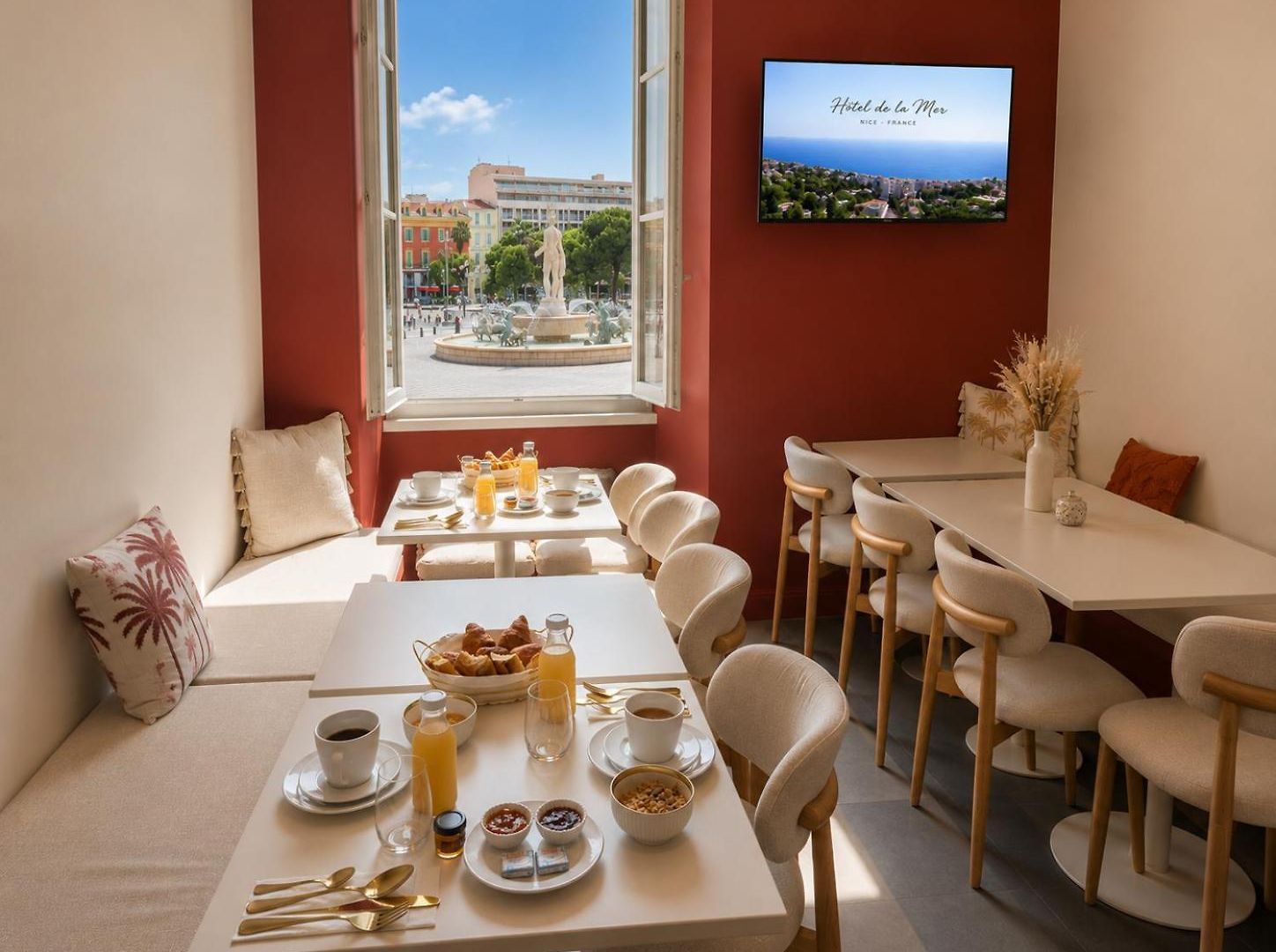 De La Hotel 2*