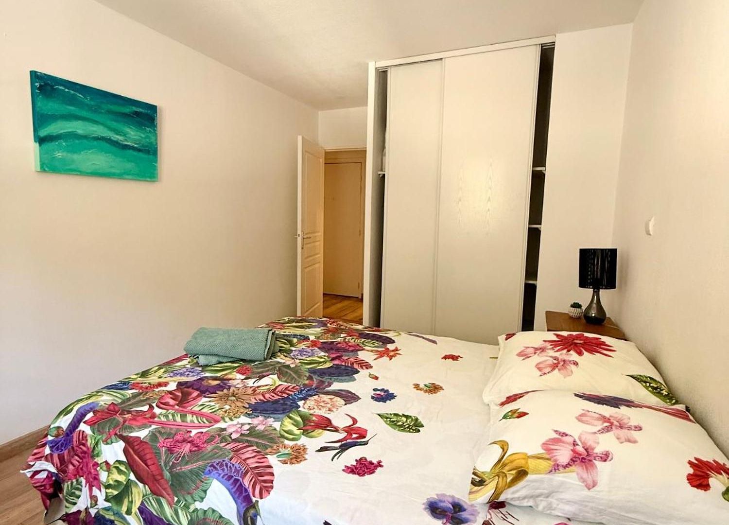 Magnificent Renovated Apartment, 2 Of 45 M2, Close Tothe Sea, Floor, Terrace Apartment *