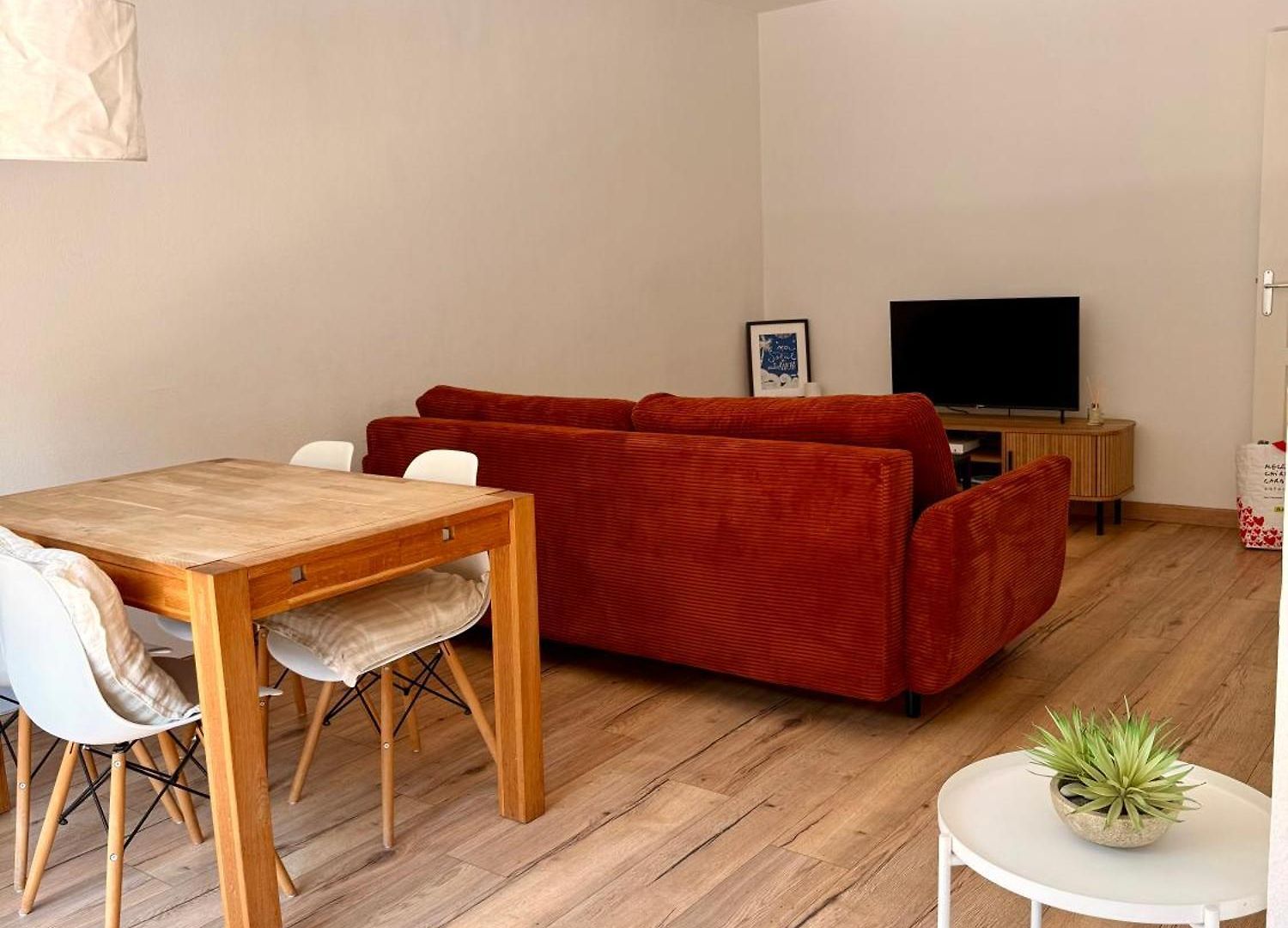 Magnificent Renovated Apartment, 2 Of 45 M2, Close Tothe Sea, Floor, Terrace Nice