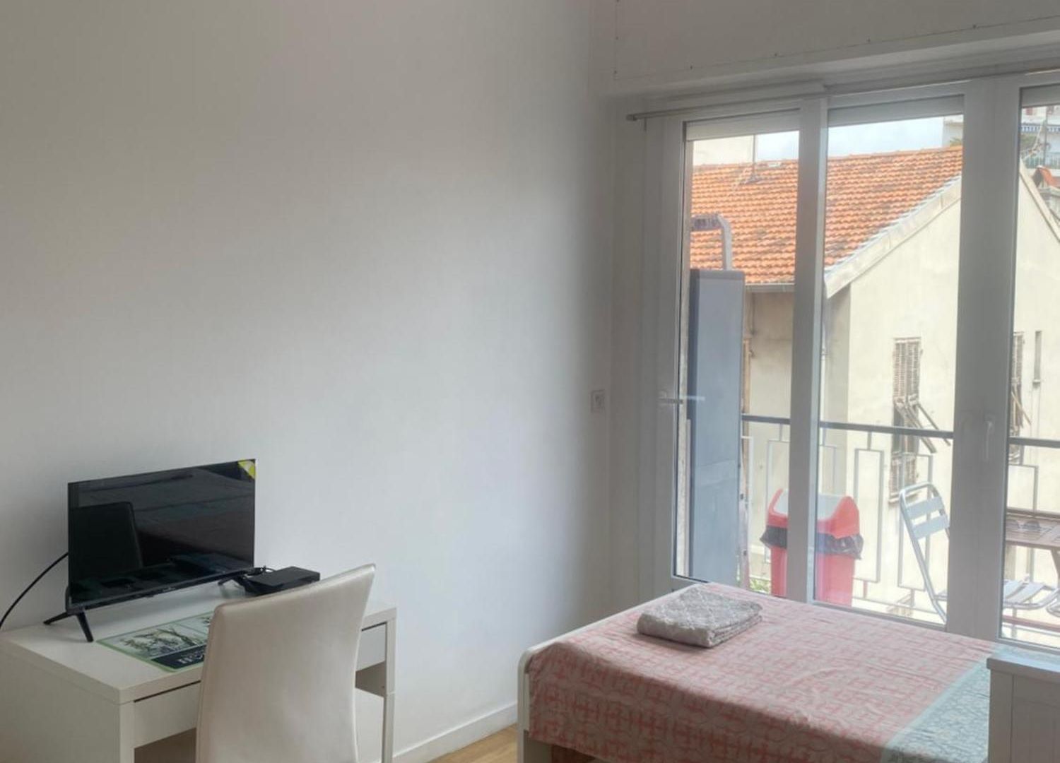 Mirela's Private With Key, Ac, Lift & Balcony In The Center Of On The Cote D'azur *