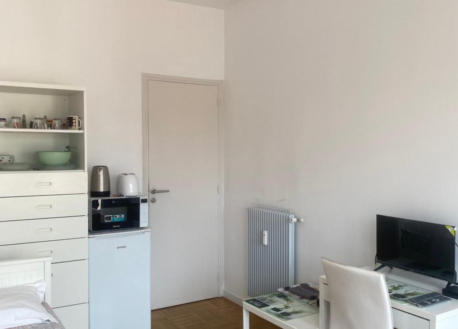 Séjour chez l'habitant Mirela's Private With Key, Ac, Lift & Balcony In The Center Of On The Cote D'azur *