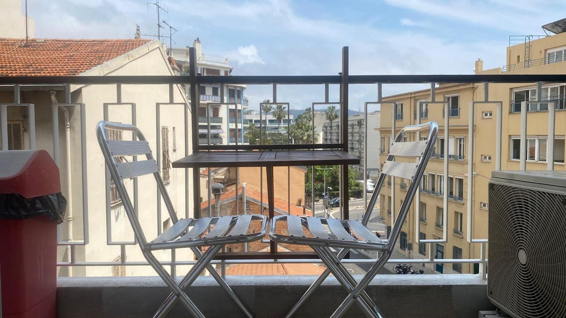 Mirela's Private With Key, Ac, Lift & Balcony In The Center Of On The Cote D'azur Séjour chez l'habitant