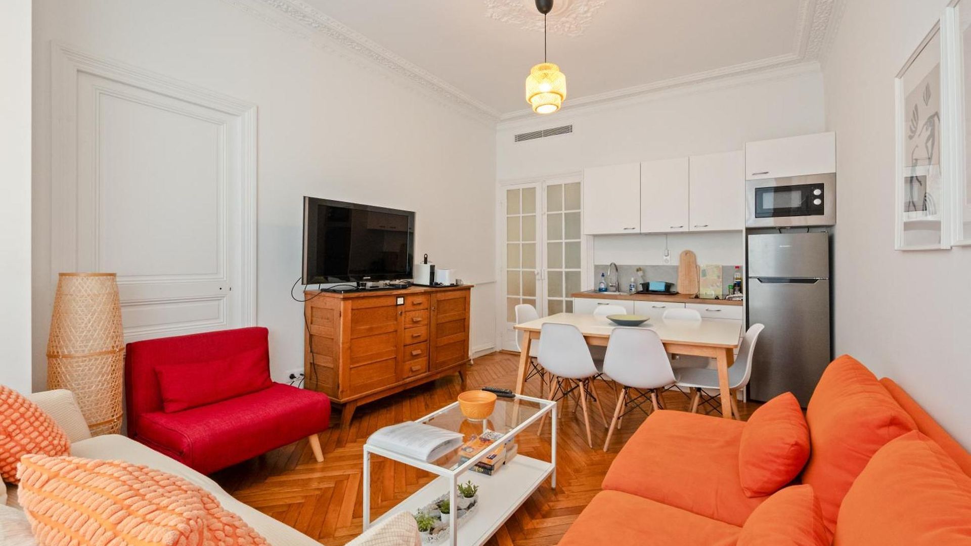 Apartment Stunning Flat By The Beach, Carre D'or-negresco *