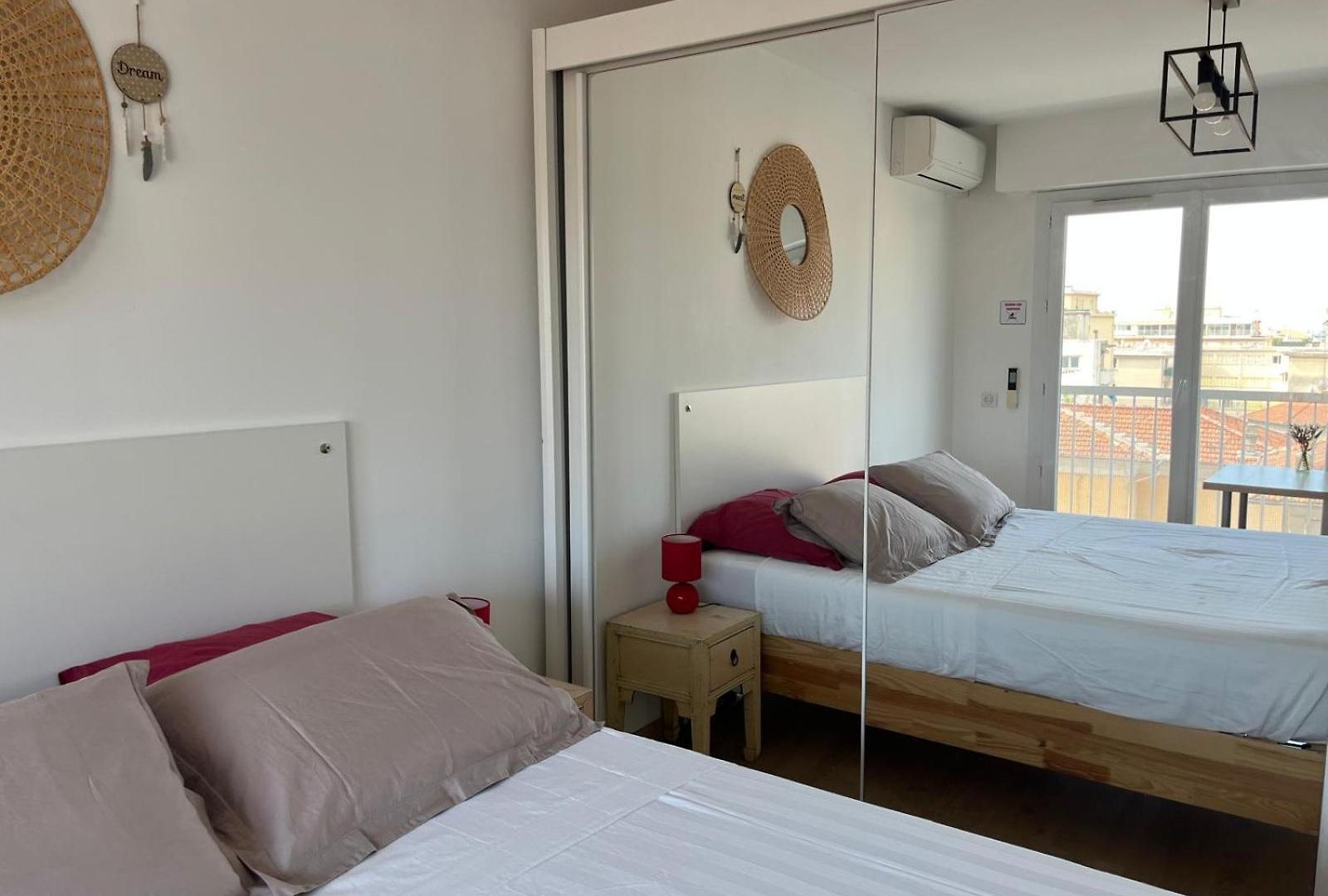Très Beau 3 Pièces Spacieux Lumineux Et Climatisé * Nice