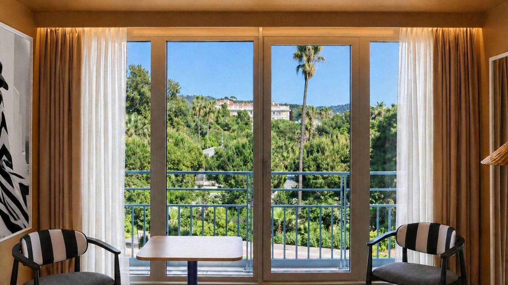 Mercure Promenade Des Hotel