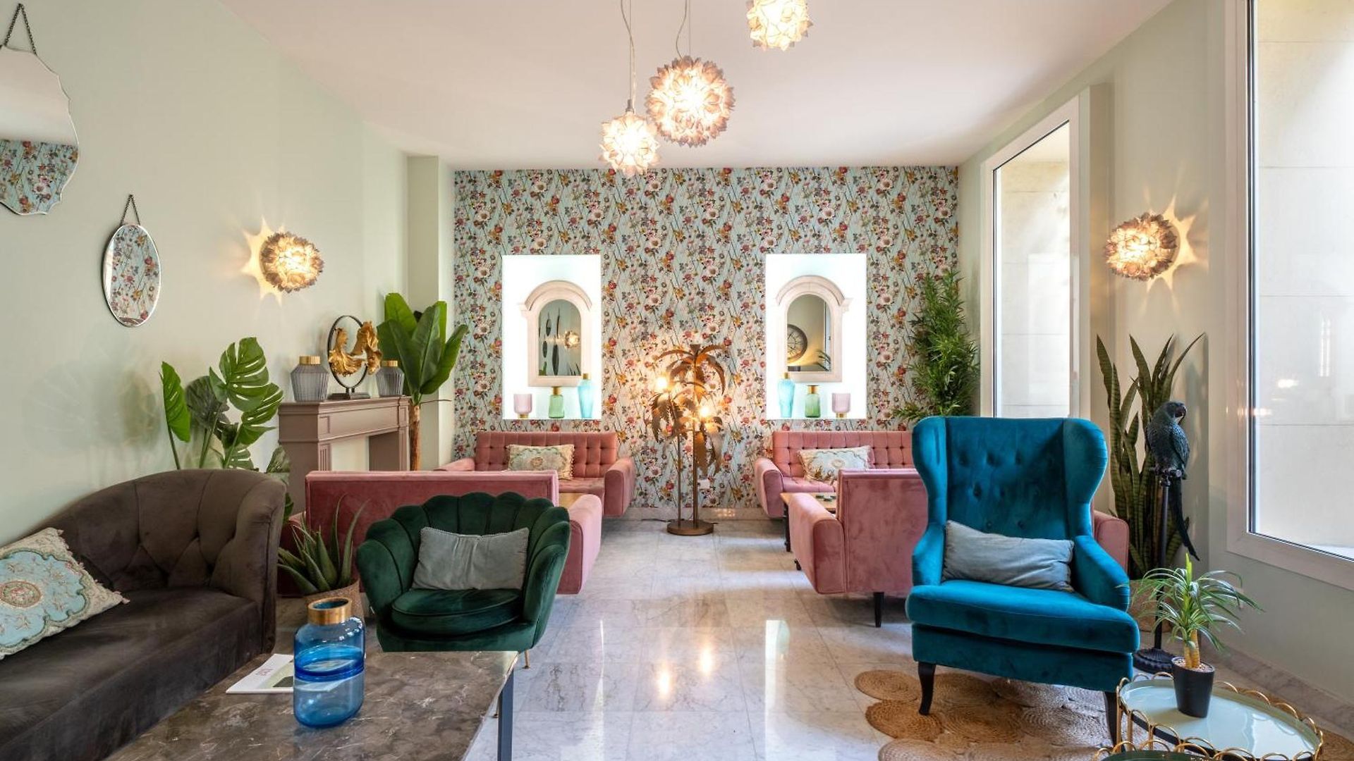 Hotel La Promenade 4*