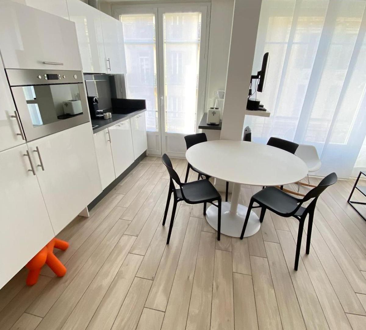 Appartement Carré D’or Super 2 Pièces *
