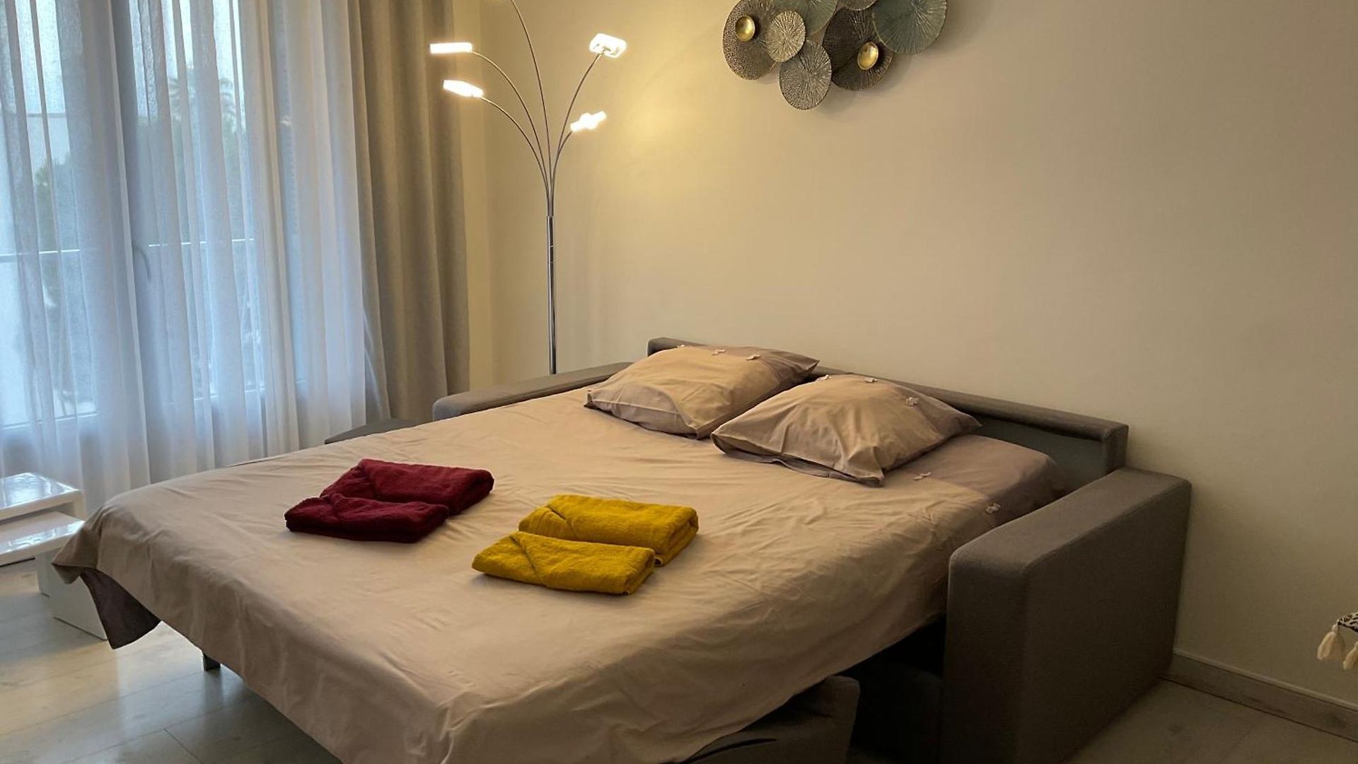 Apartment F2 Lumineux 8 Min A Pieds De La *