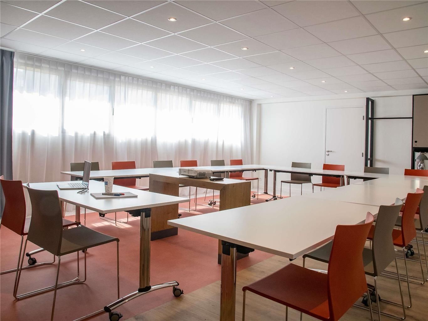 Ibis Budget Californie Lenval Hotel