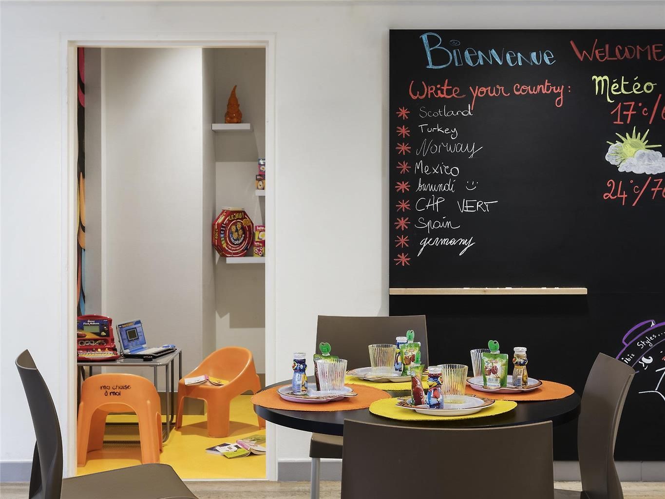 Hotel Ibis Styles Nice Vieux Port 3*