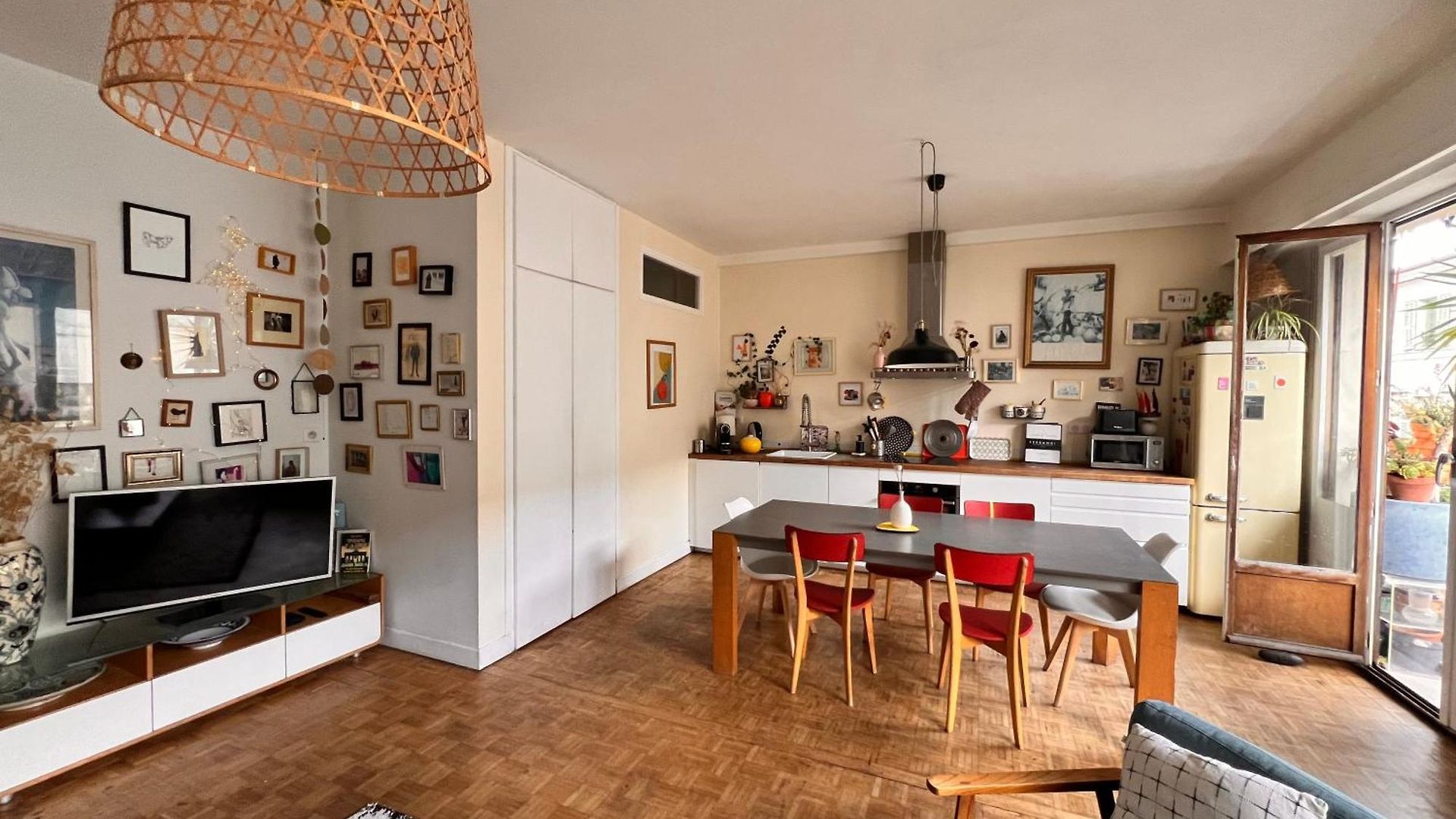 Sunny Port Old Town Free Private Parking - Clim & Balcony *