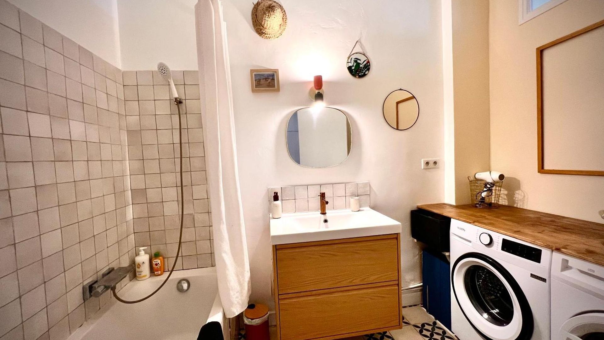 Apartment Sunny Port Old Town Free Private Parking - Clim & Balcony *