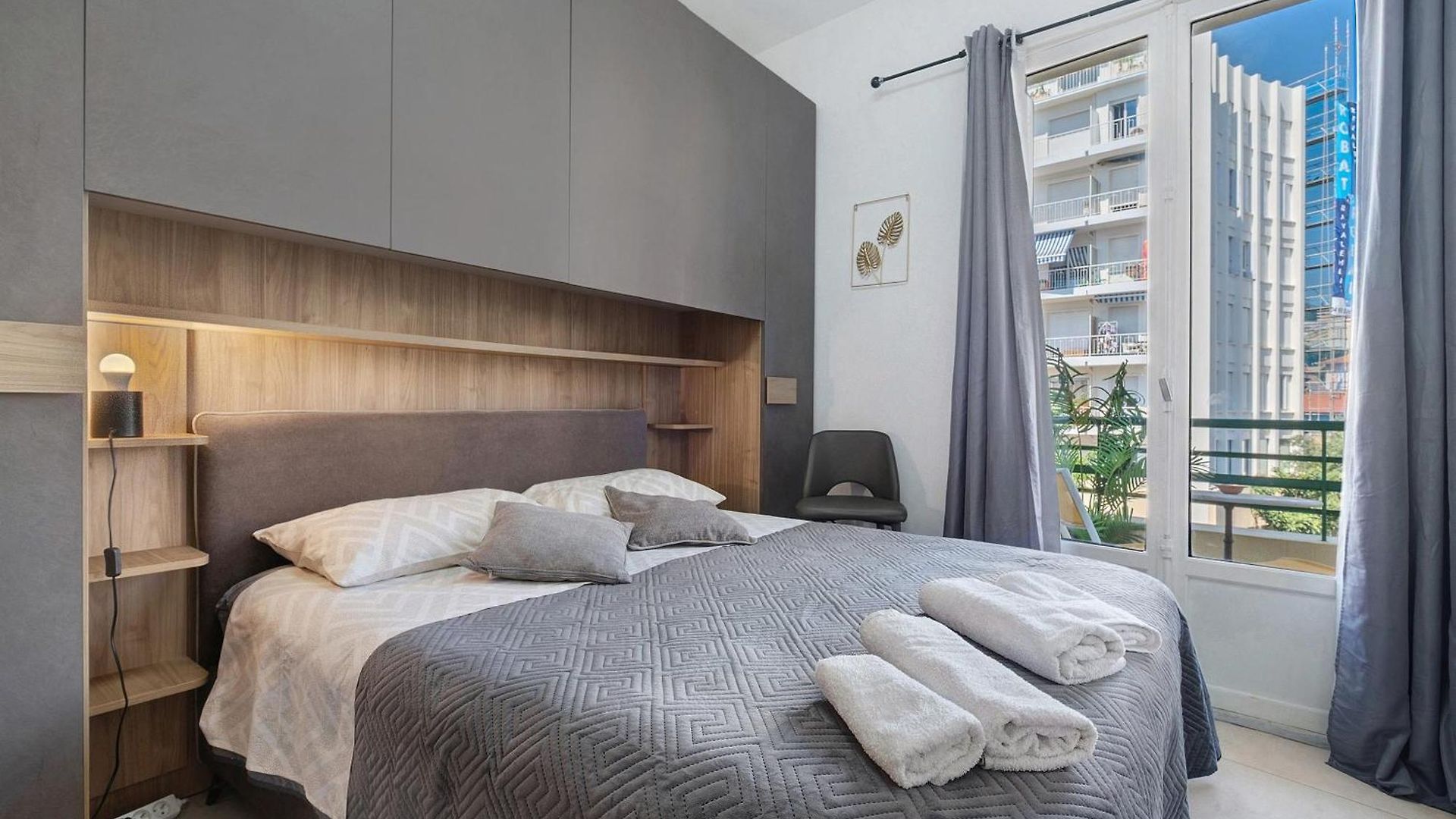 Promenade Des Apartment *