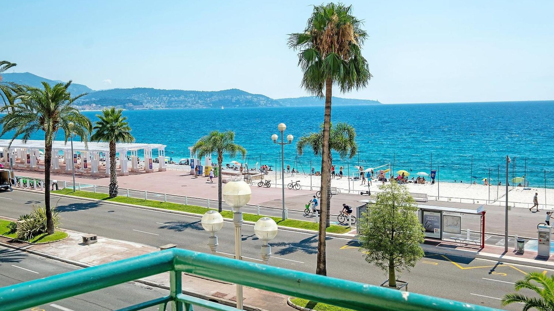 Promenade Des Apartment