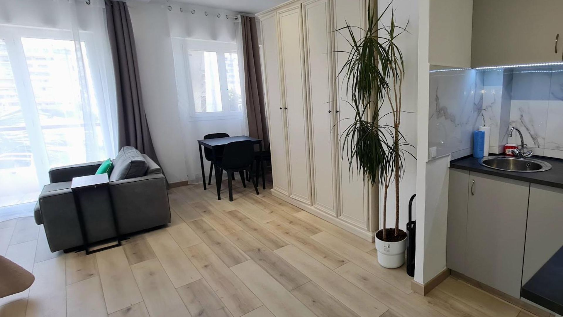 Spacious Apartment Nice