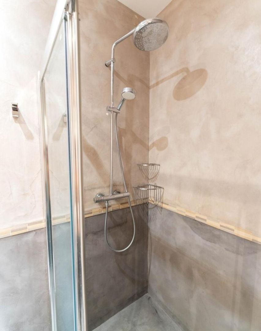 Superbe Avec Jardin Piscine, Garage Apartment