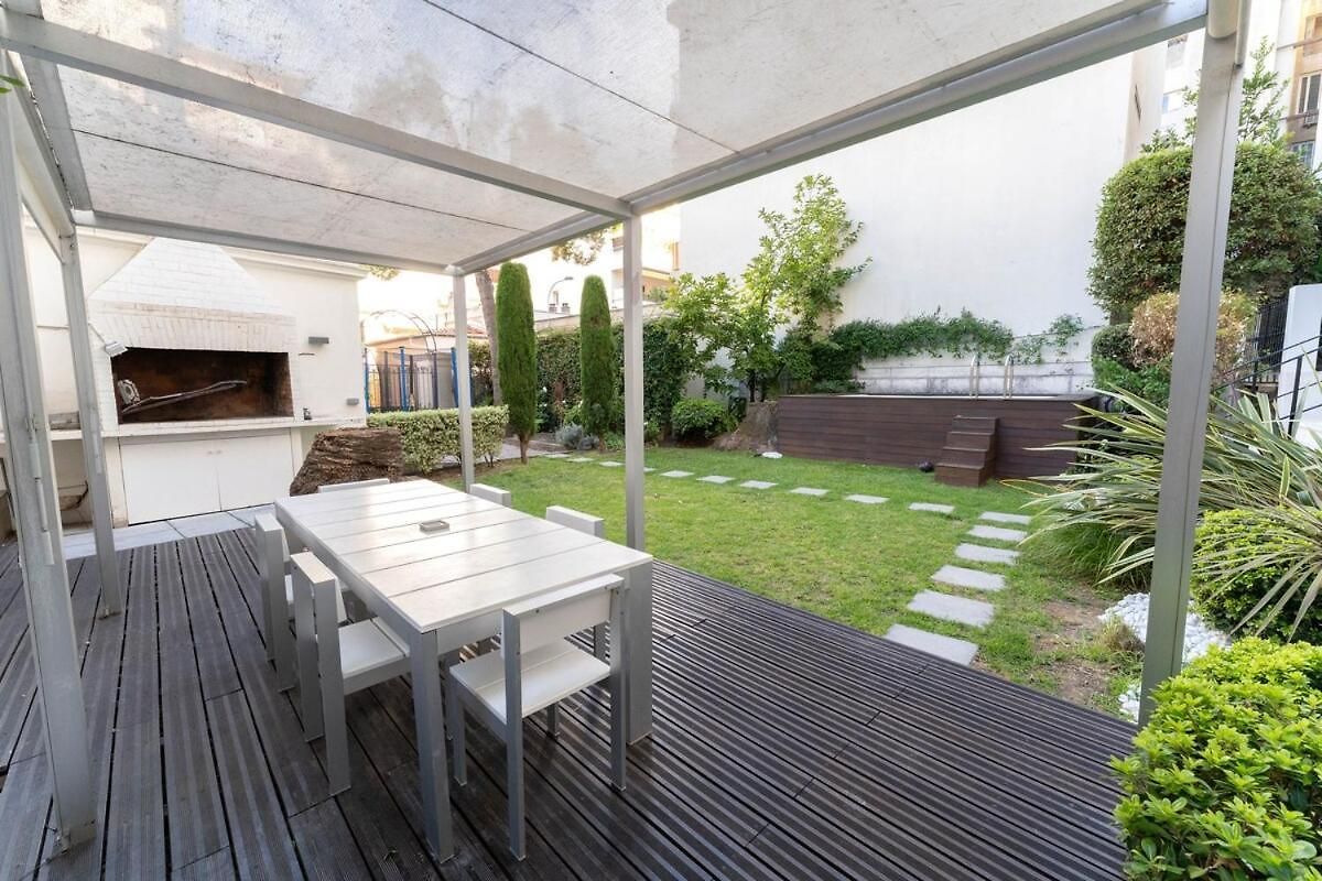 Apartment Superbe Avec Jardin Piscine, Garage