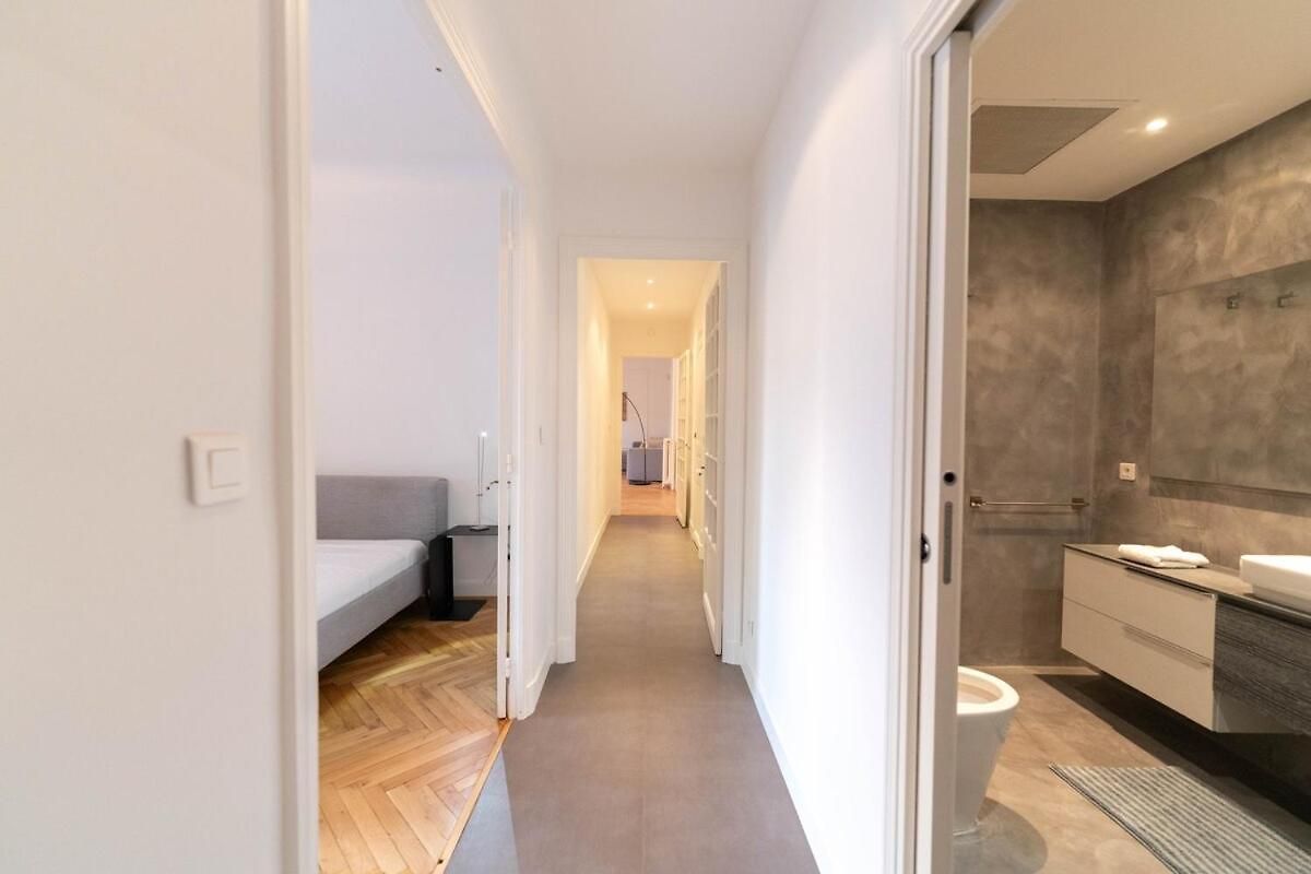 Superbe Avec Jardin Piscine, Garage Apartment *