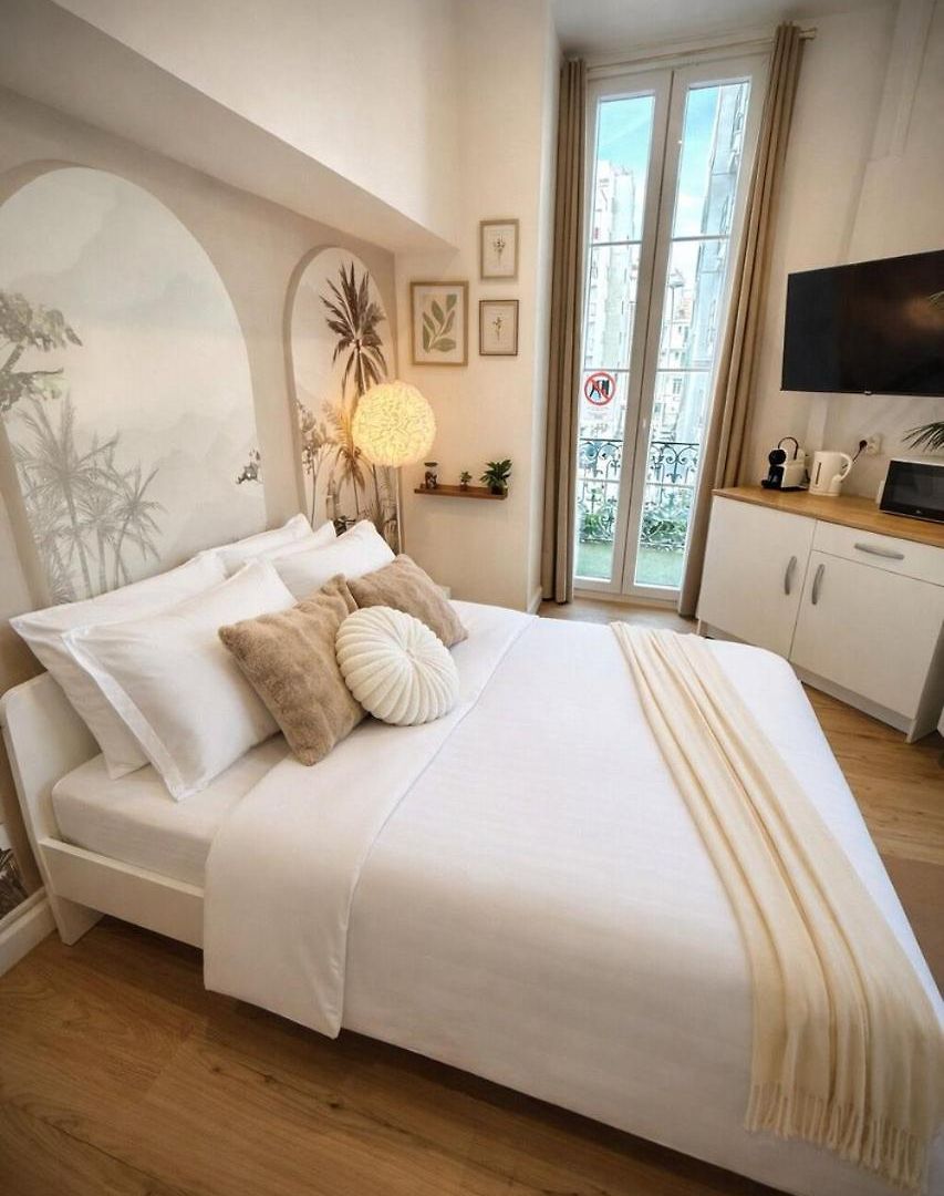 Le Celeste 3*
