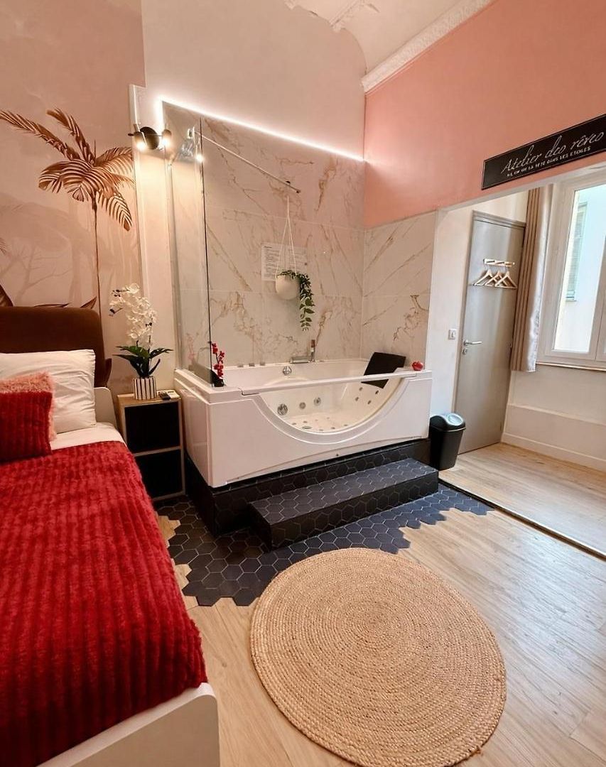 Le Celeste Hotel