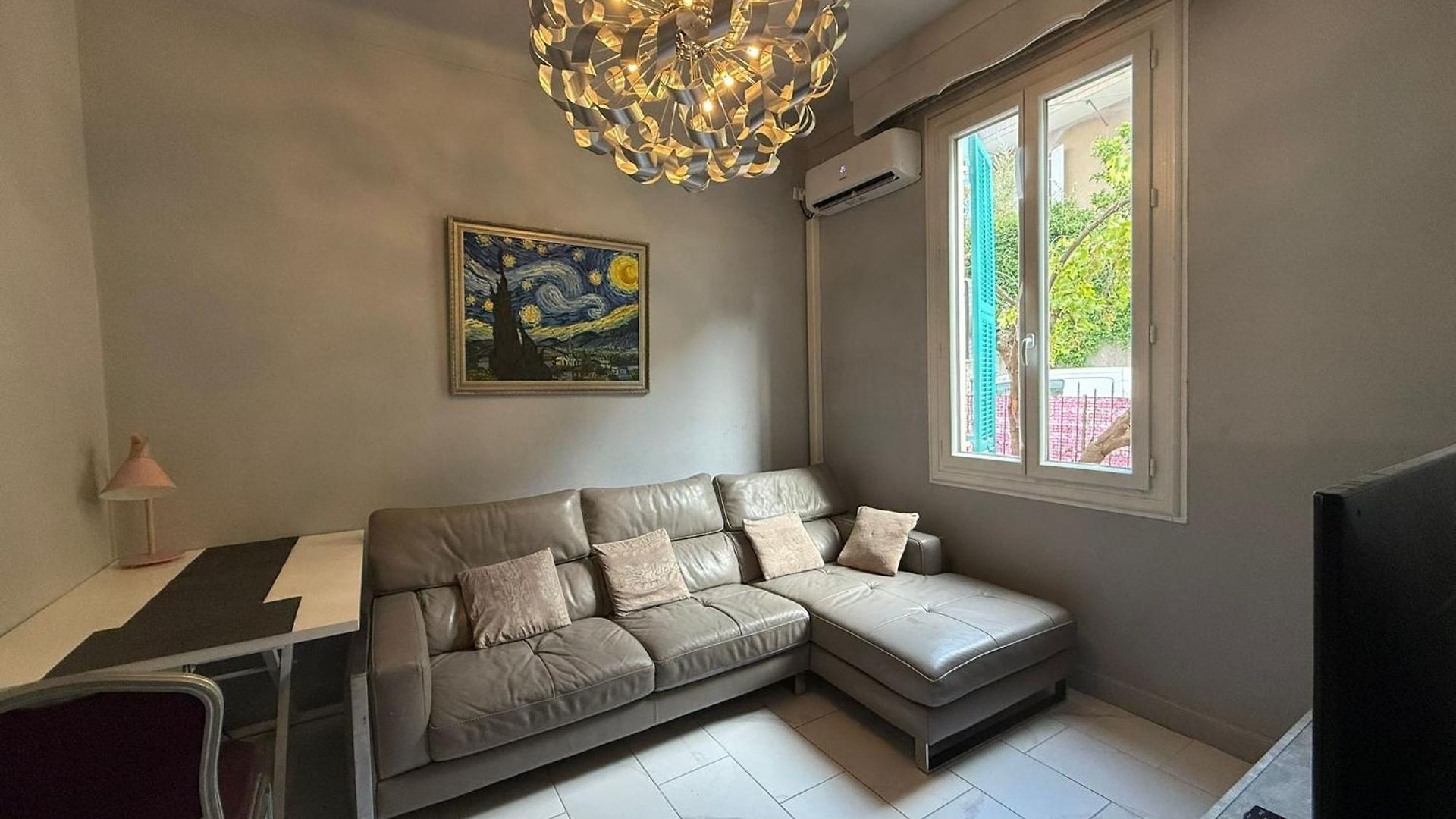 Charming House Near Center With New Air Conditioner Appartement *