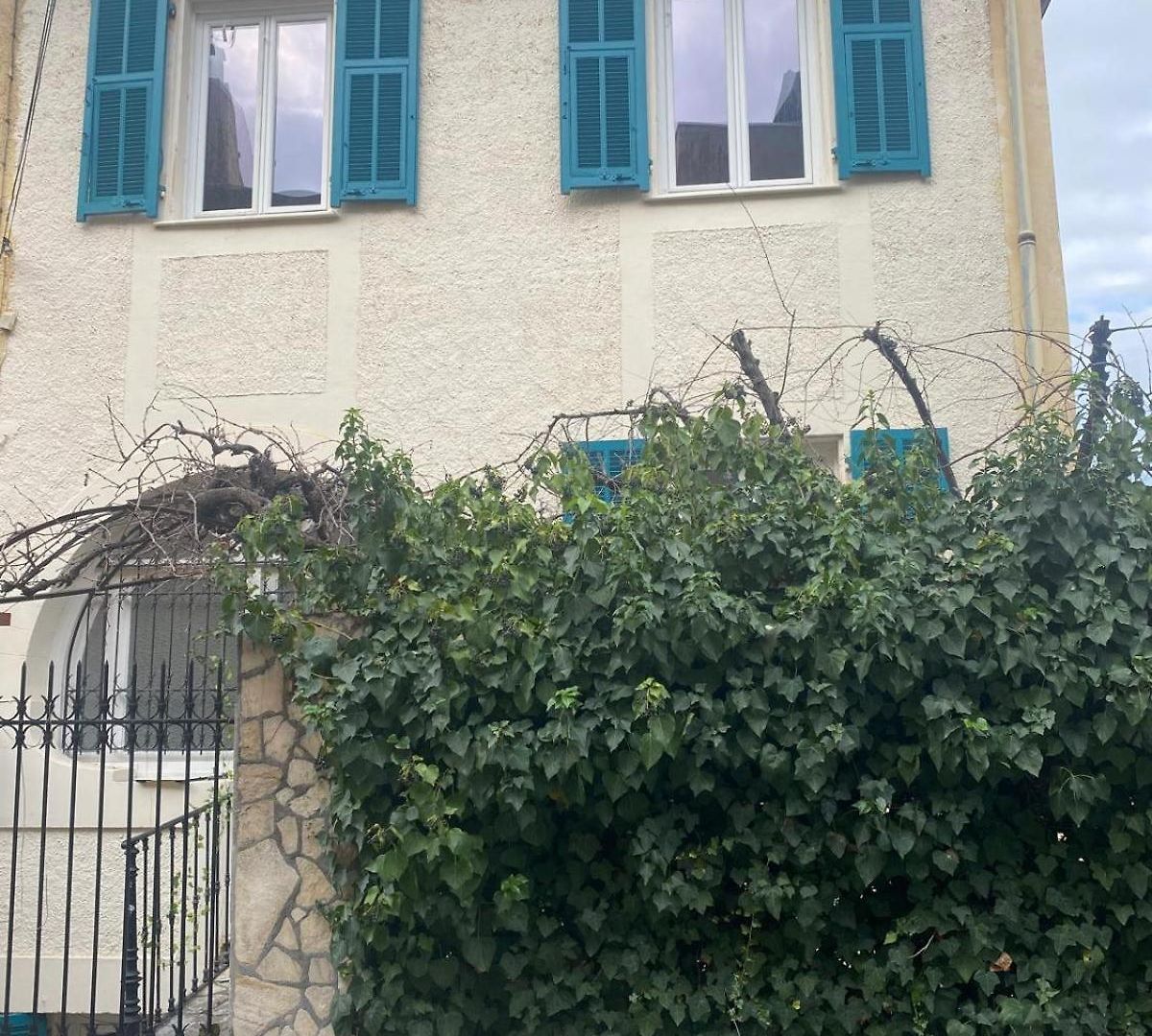 Charming House Near Center With New Air Conditioner