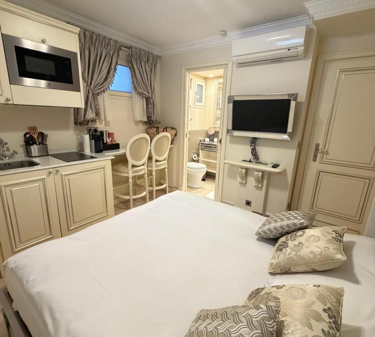 Maison Des Barons Aparthotel 4*